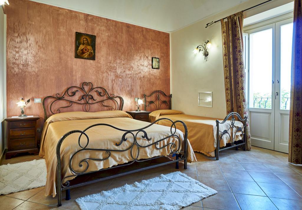 Vila Agriturismo Conte Ruggero Centuripe Exteriér fotografie
