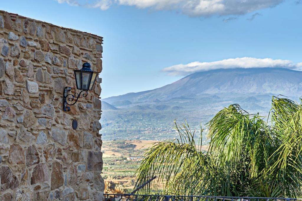 Vila Agriturismo Conte Ruggero Centuripe Exteriér fotografie