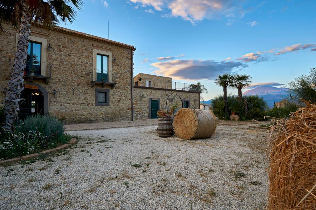 Vila Agriturismo Conte Ruggero Centuripe Exteriér fotografie